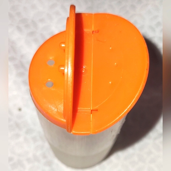 Vintage world market salt/pepper cream/sugar mini take along tupperware. - Picture 1 of 5